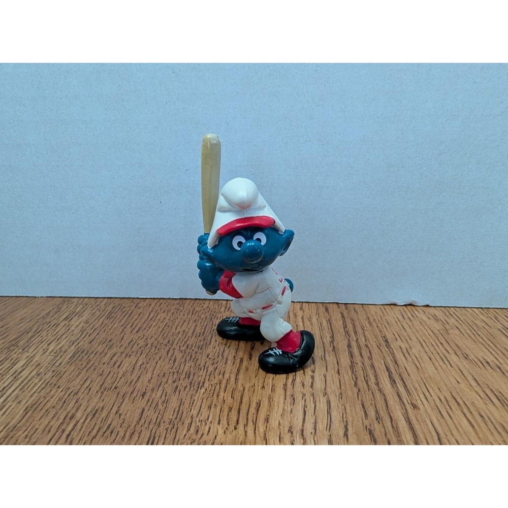 Smurf Baseball Batter by Schleich 1980 PEYO, Tan Bat